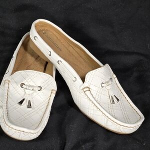 Naturalizer Mules Shoes Low Heel Square Toe Tassel White Women's 7 M Moccasin